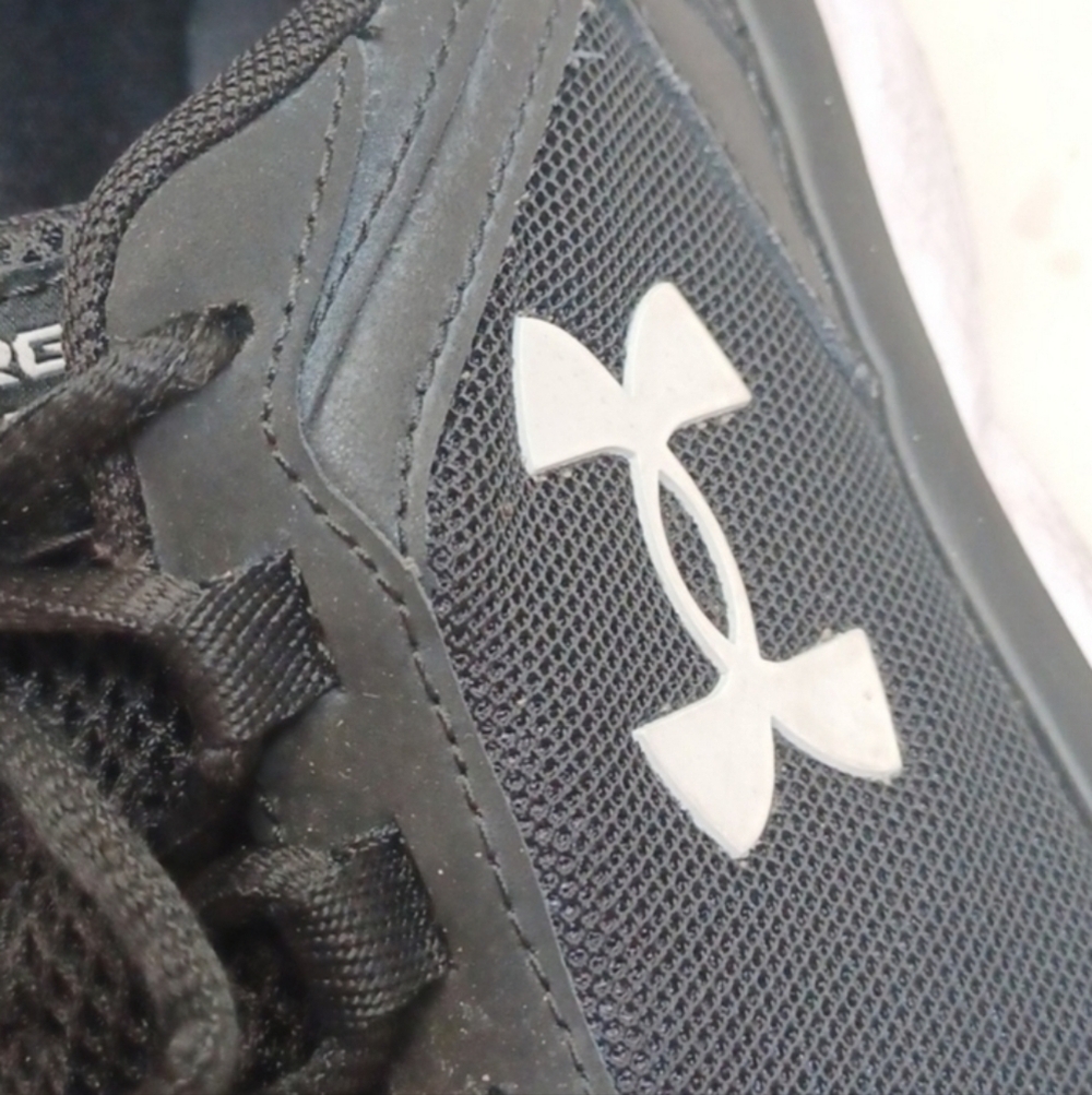 Under Armour Black Running Shoes - Picture 11 of 13